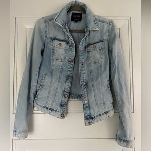 Zara jean jacket cropped size small. Excellent condition